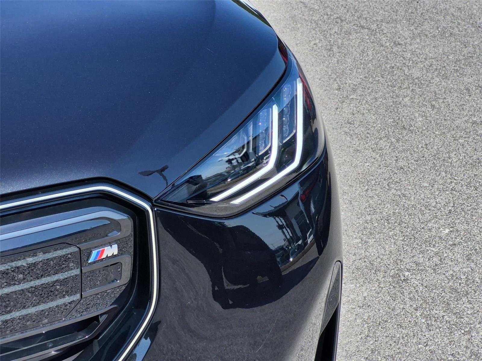 Used 2026 Black Sapphire Metallic BMW M50 xDrive image 9
