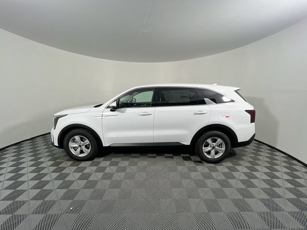 New 2026 Glacial White Pearl Kia LX image 6