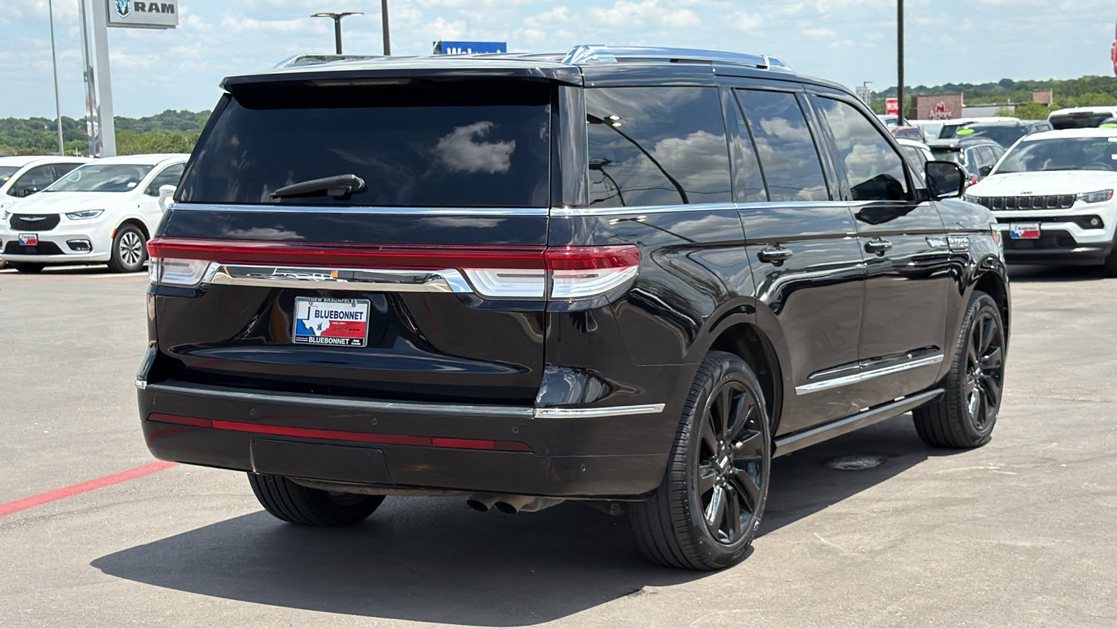 Used 2022 Black Metallic Lincoln Reserve image 5