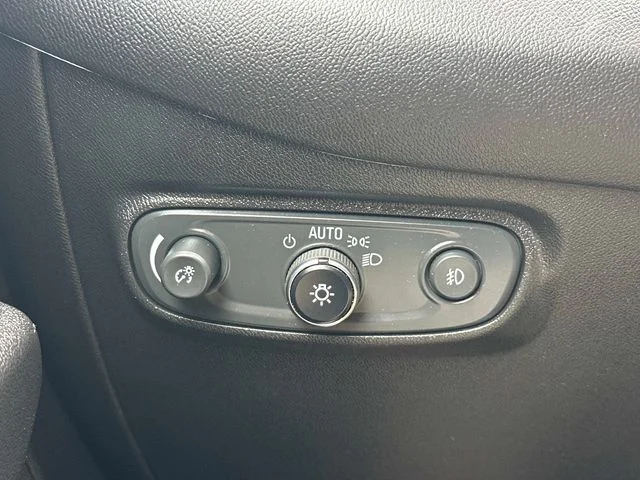 Used 2020 Gray Chevrolet LT image 25