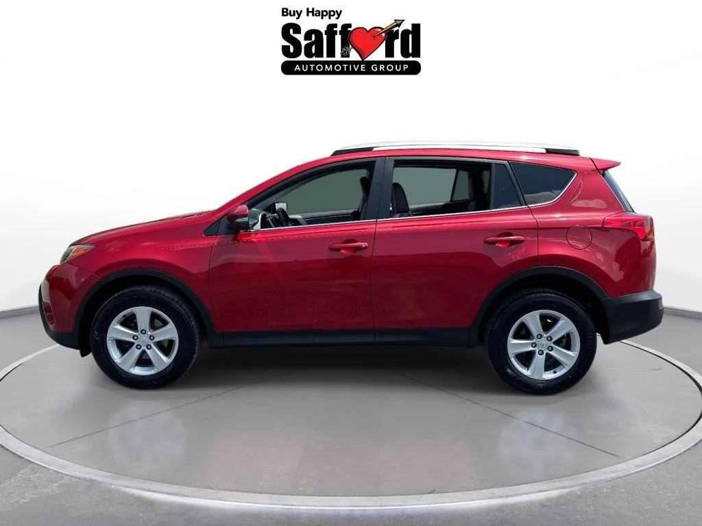 Used 2014 Red Toyota XLE image 5