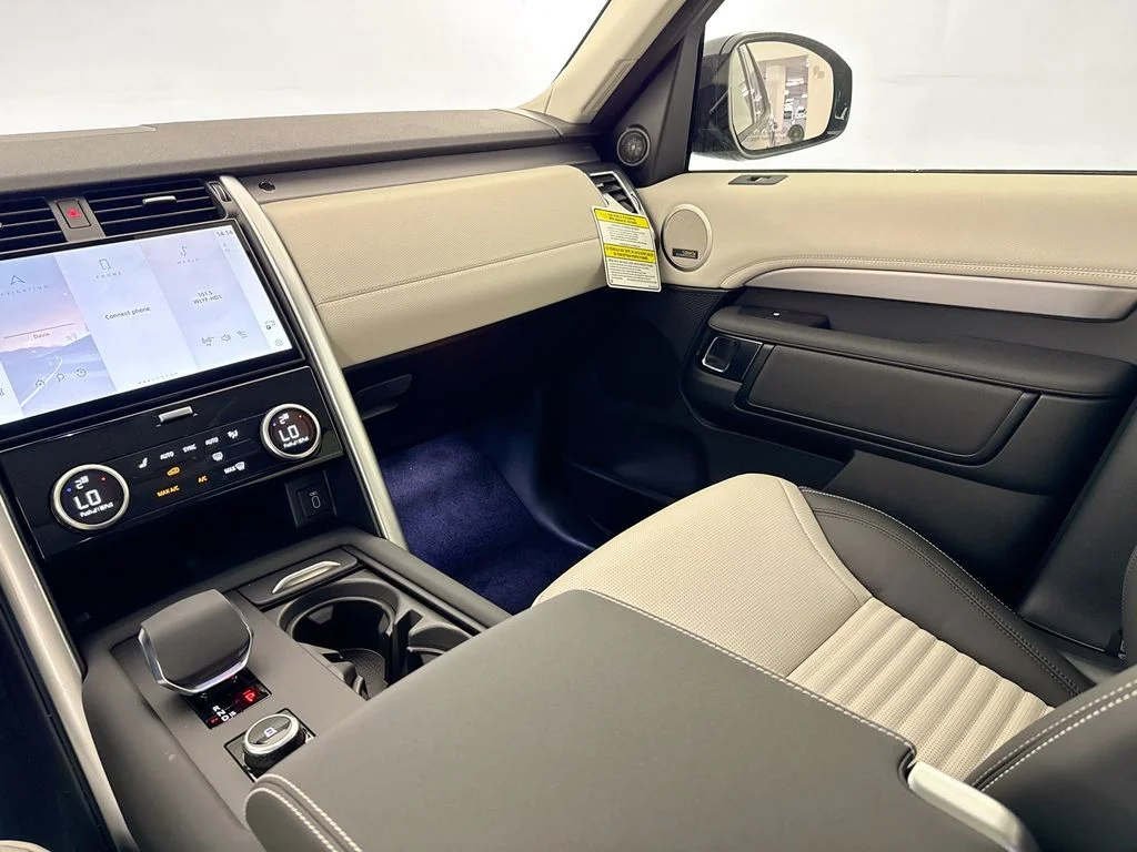 New 2026 Varesine Blue Land Rover Dynamic SE image 24