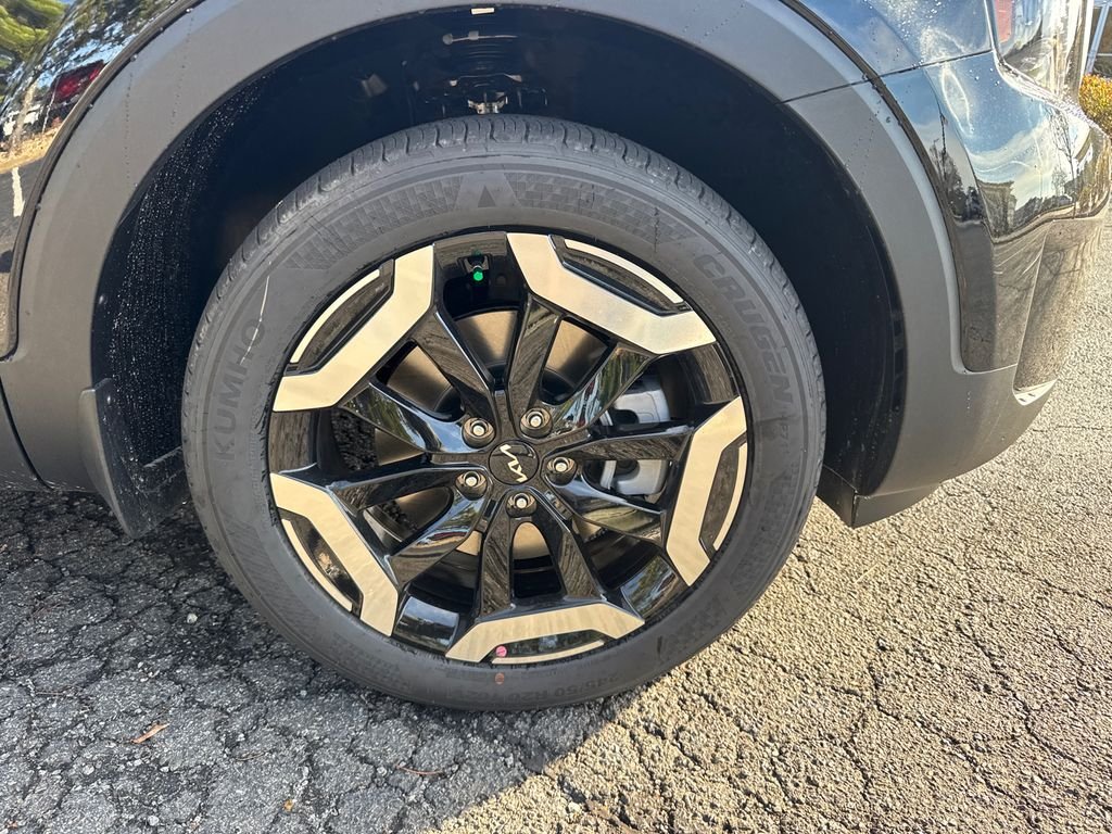 Used 2025 Black Kia S image 12