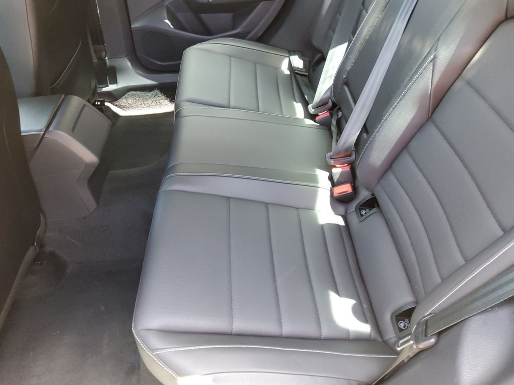 Used 2024  Volkswagen 1.5T SE image 19