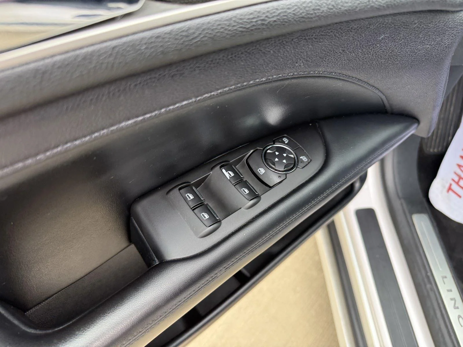 Used 2017  LINCOLN PREMIERE FWD image 12