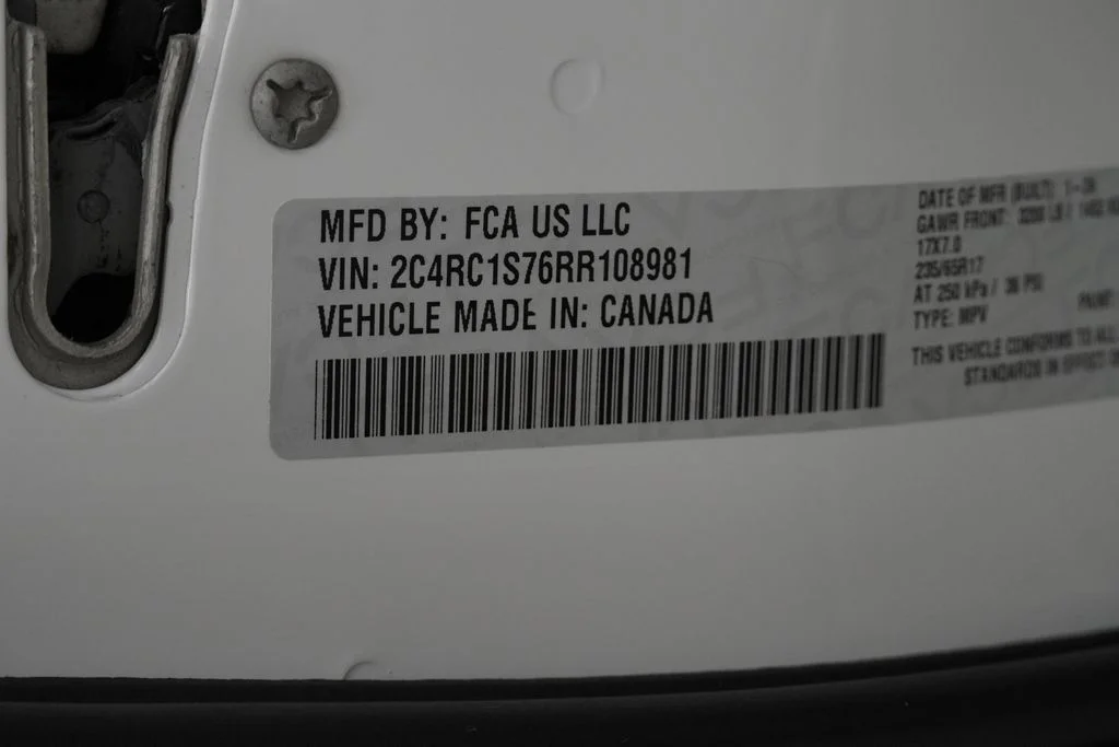 Used 2024 White Chrysler Select image 46