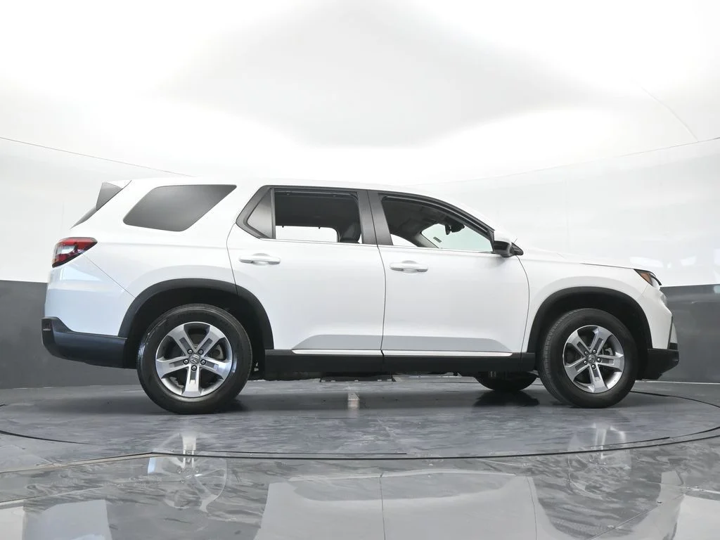 Used 2025 White Honda EX-L image 65