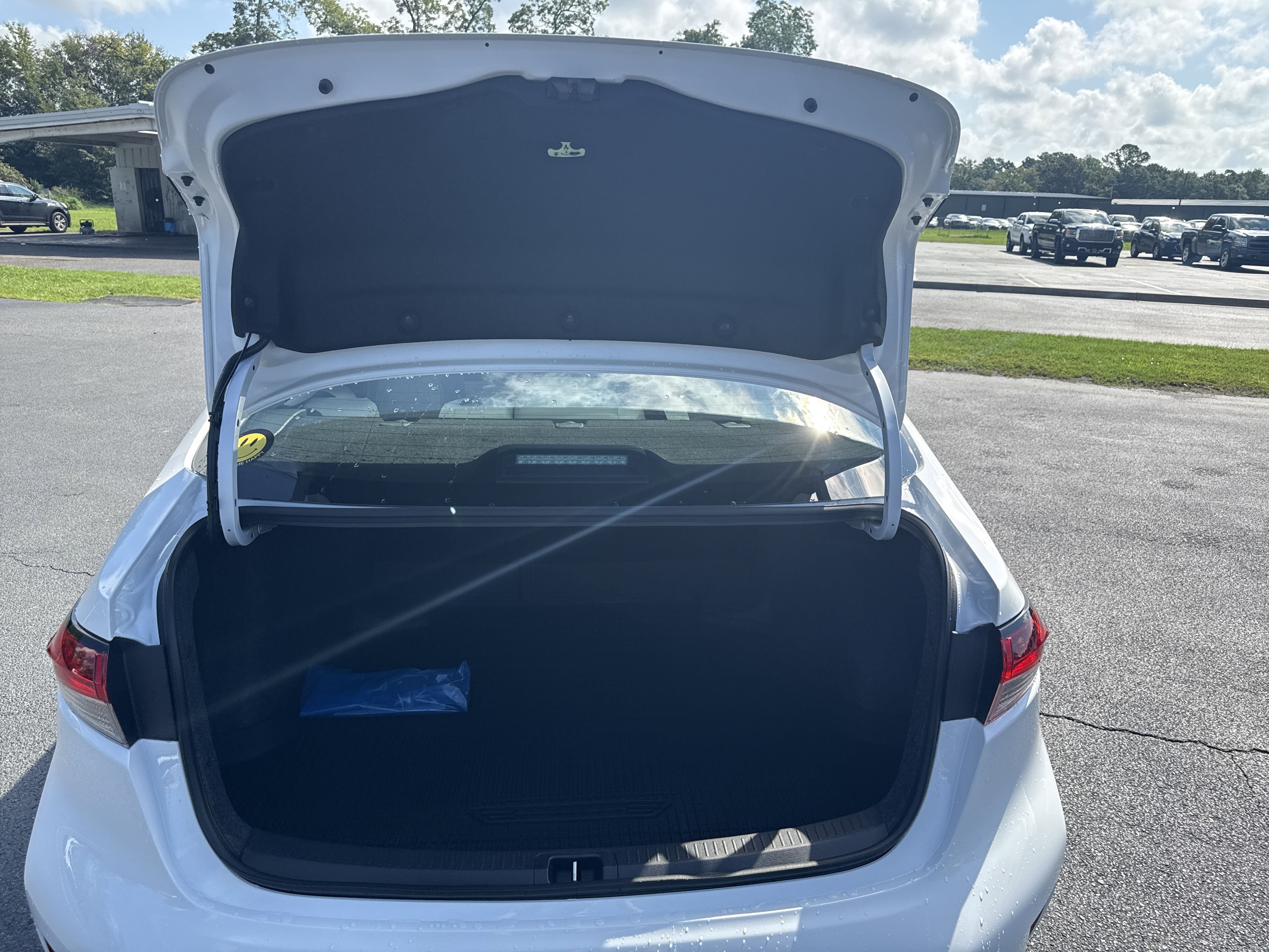 Used 2025  Toyota  image 28