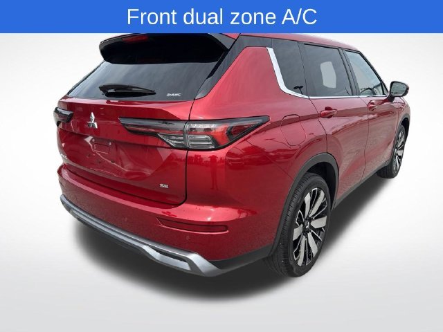 Used 2025  Mitsubishi SE image 3