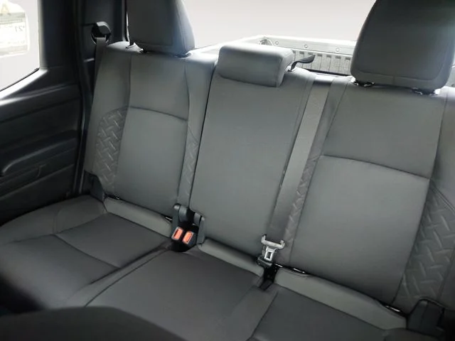 2025 Toyota Tacoma SR5 - Photo 13