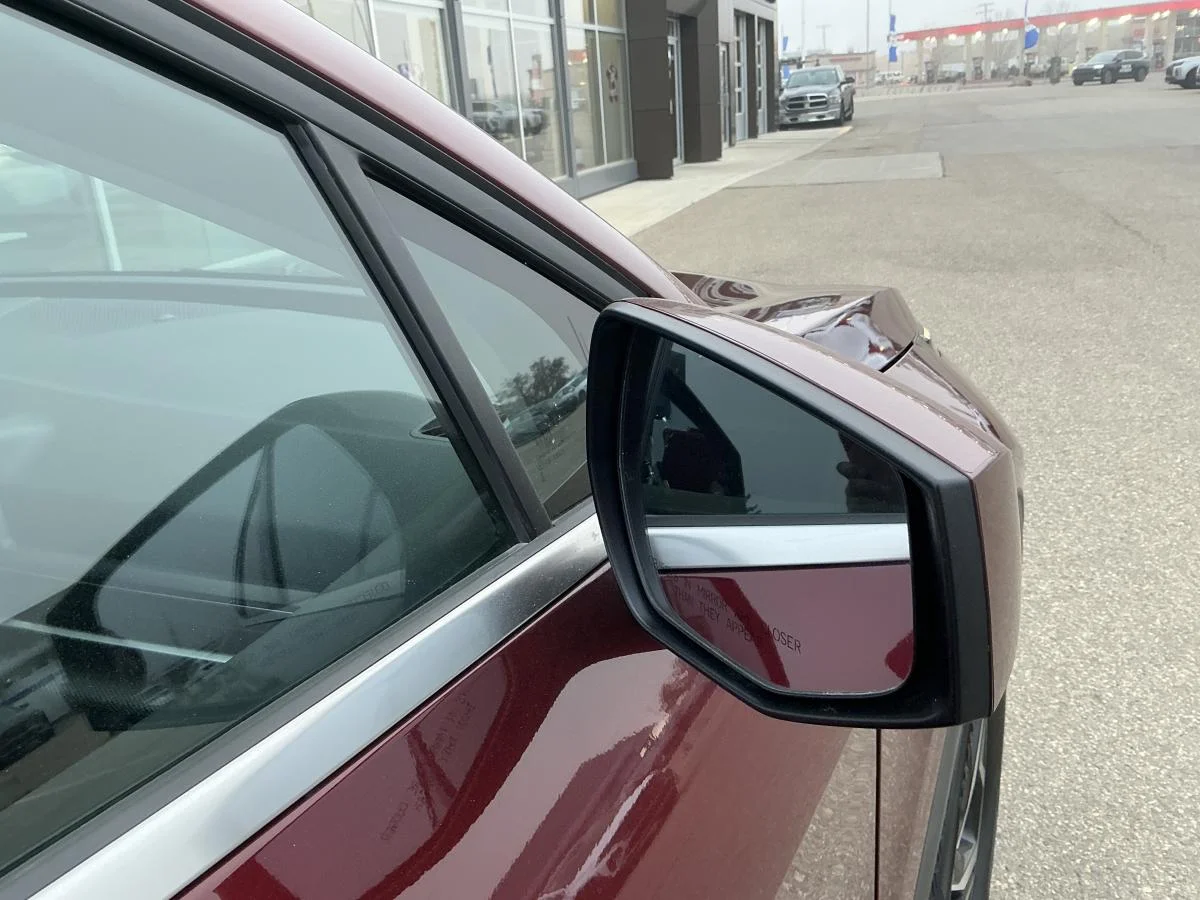 Used 2023  Kia LX image 11