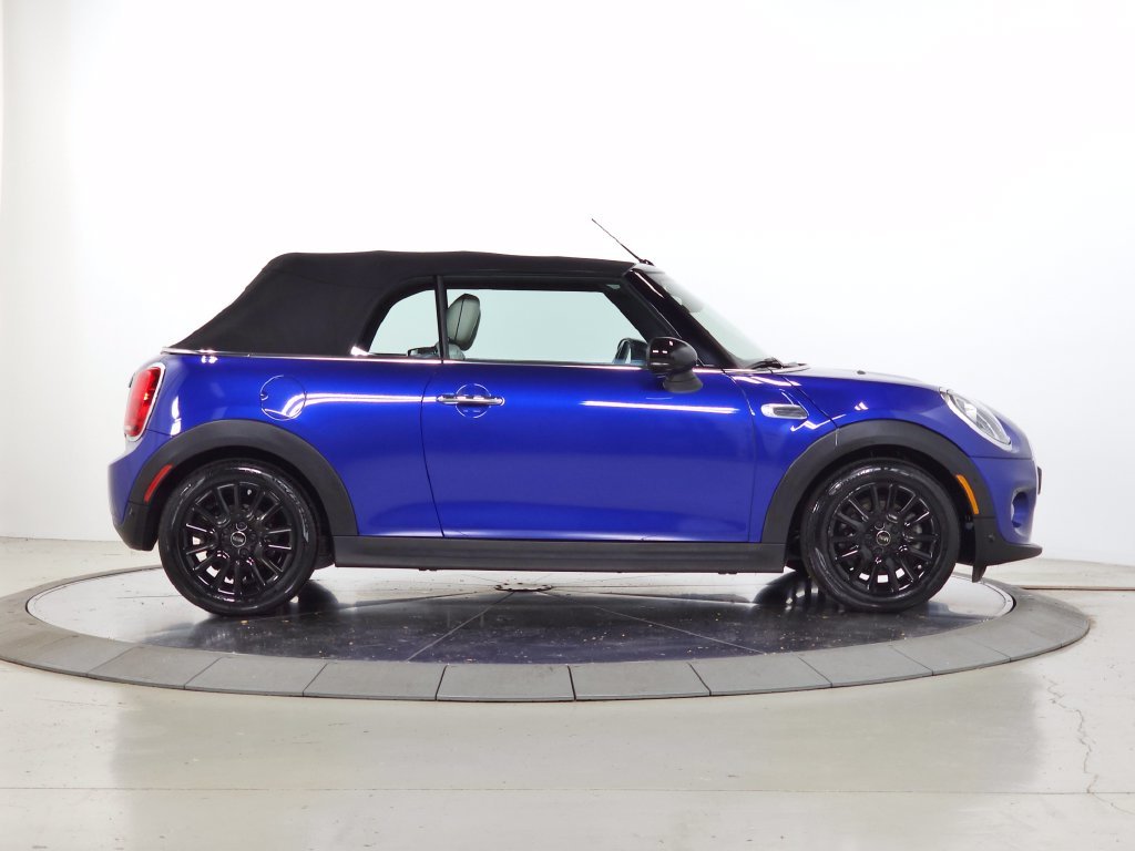 Used 2019 Blue Metallic MINI Iconic image 9