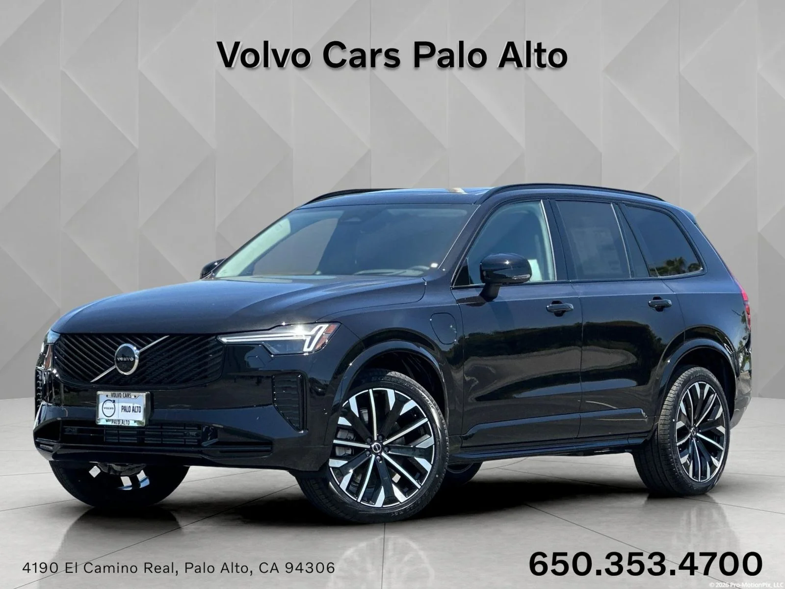 2026 Volvo XC90 T8 Recharge Ultra Dark 6-Seater 4WD's photo