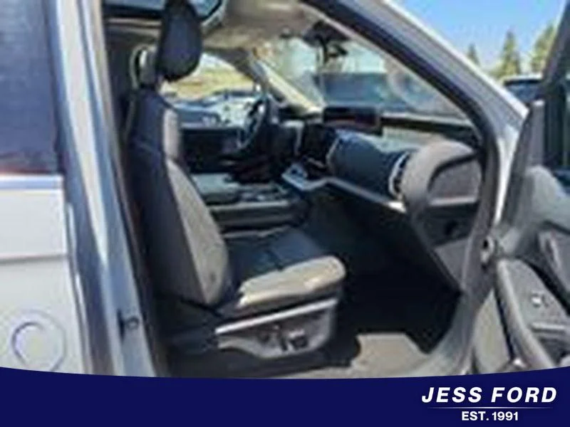Used 2025 Space Silver Metallic Ford Active image 6