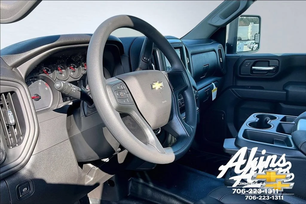 New 2026 Summit White Chevrolet Work Truck image 11