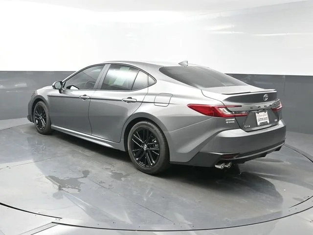 Used 2026  Toyota SE image 5