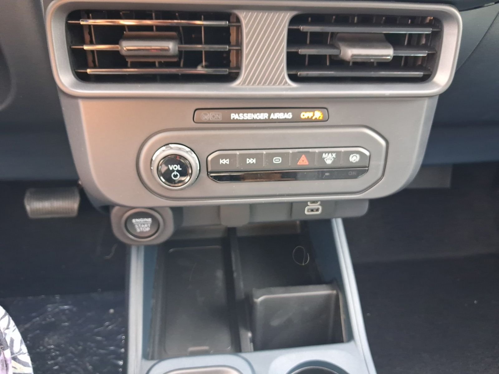 New 2026 Azure Gray Metallic Tri-Coat Ford XLT image 23