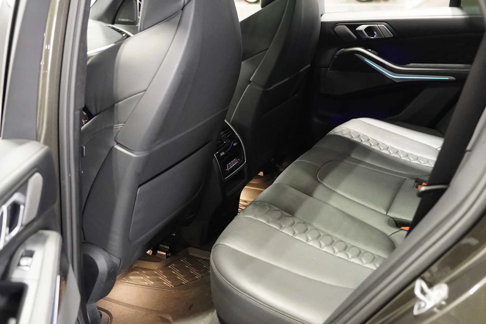 Used 2022 Manhattan Green Metallic BMW  image 22