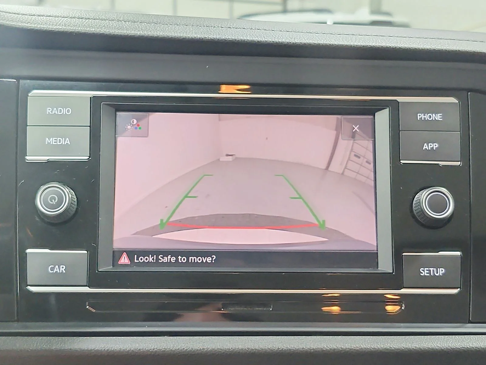 Used 2019 Gray Volkswagen 1.4T SE image 30
