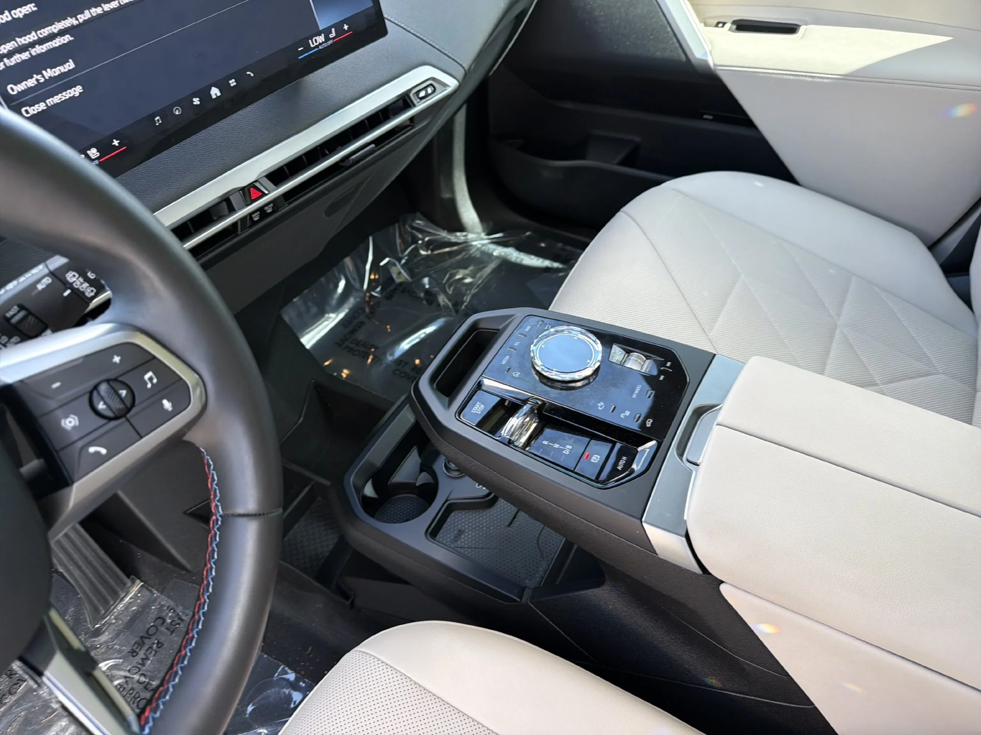 Certified Used 2025 White BMW M60 image 23