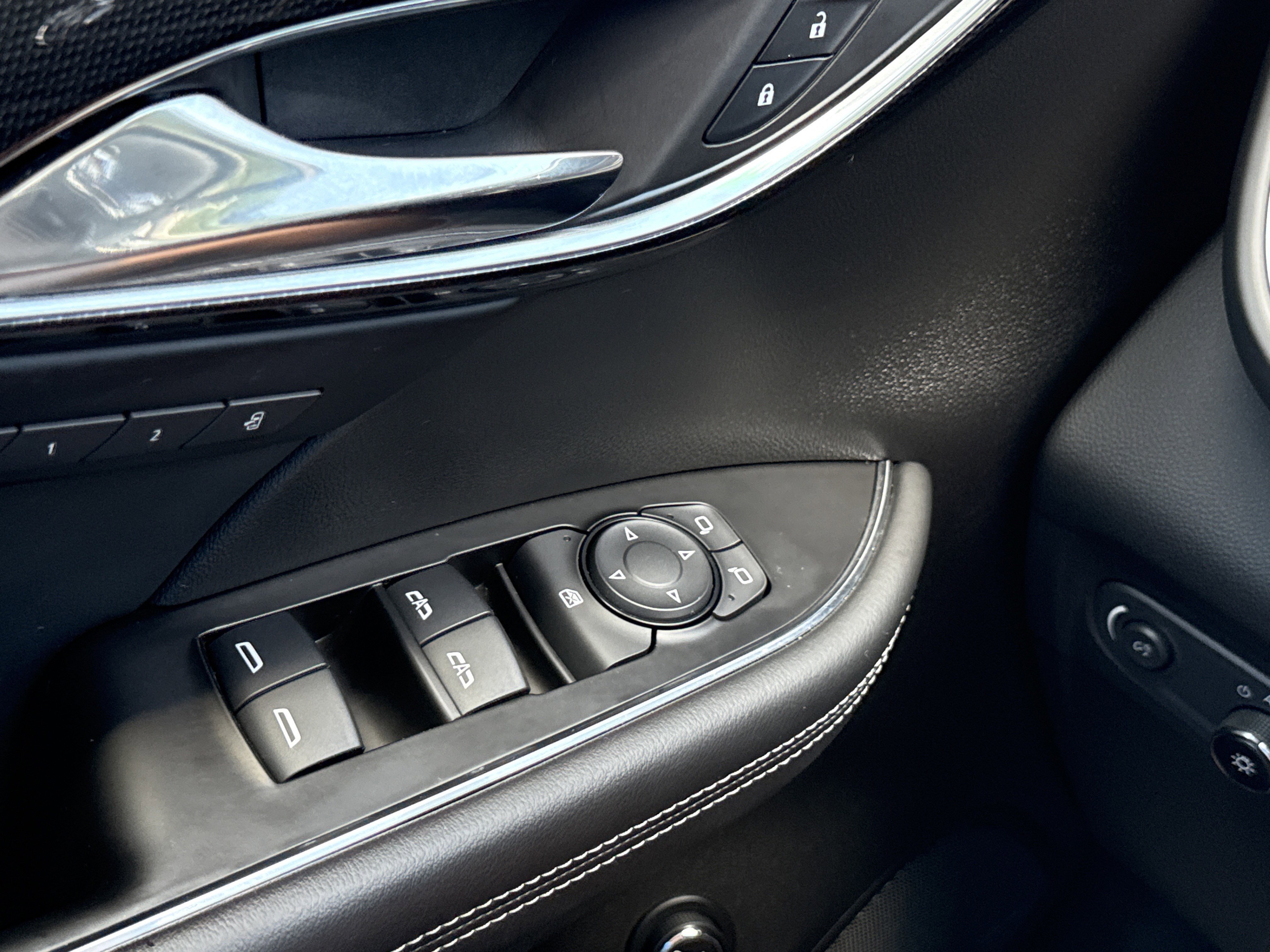2023 Buick Envision Essence - Photo 17