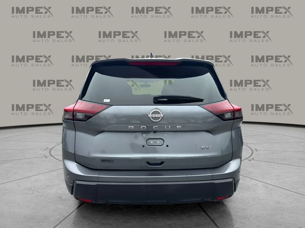 Used 2024 Gray Nissan SV image 4