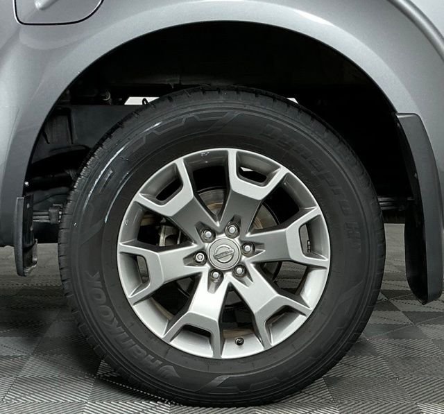 Used 2021 Gray Nissan SV image 10