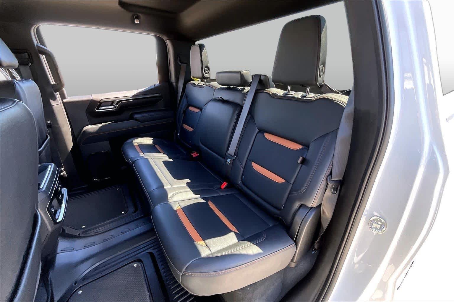 Used 2026 Summit White GMC AT4 image 19