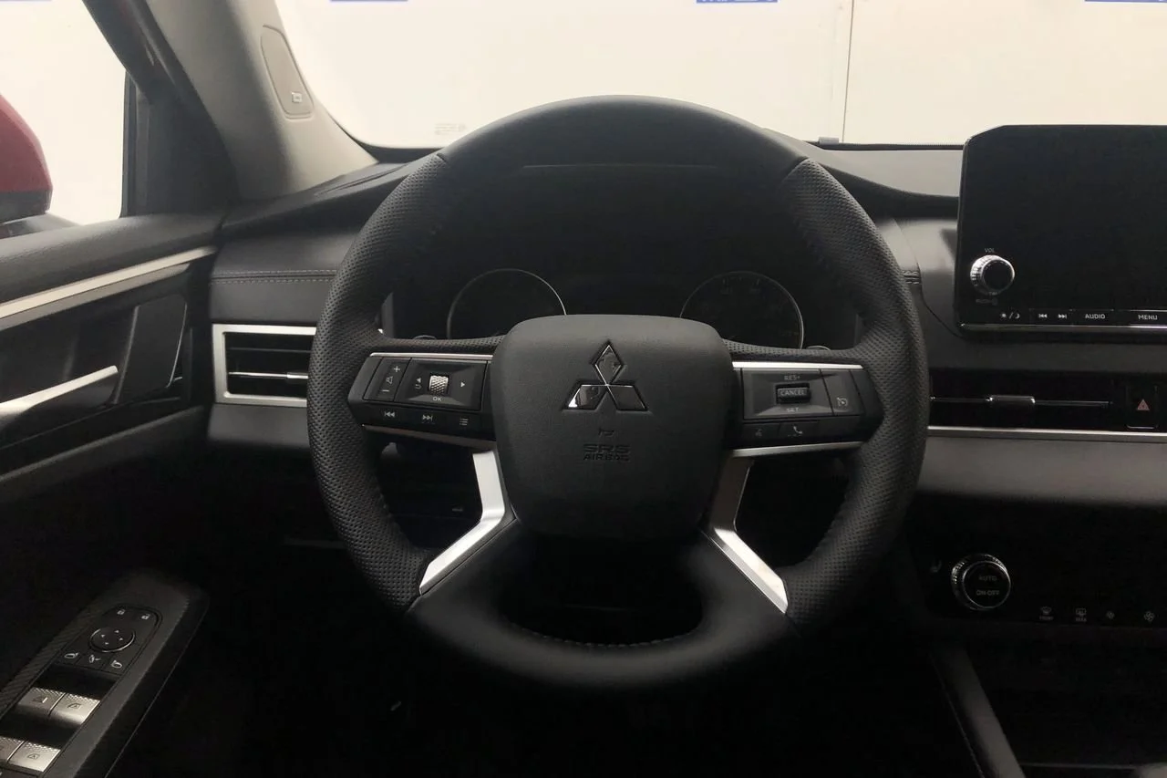 Used 2022 Red Diamond Mitsubishi  image 22