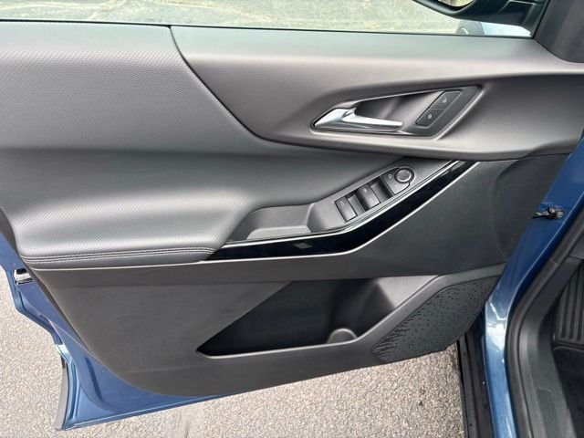 Used 2026 Lakeshore Blue Chevrolet LT image 12