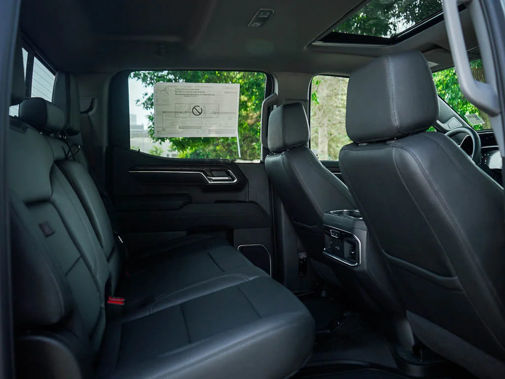 2026 GMC Sierra 1500 SLT - Photo 10