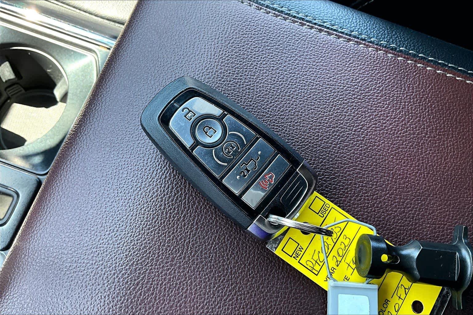 Used 2023 Agate Black Metallic Ford LARIAT image 15