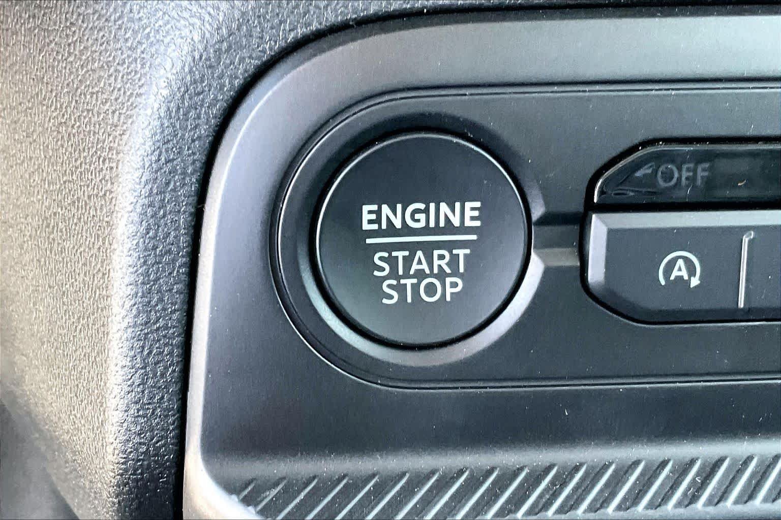 New 2026 Oxford White Ford Badlands® image 17