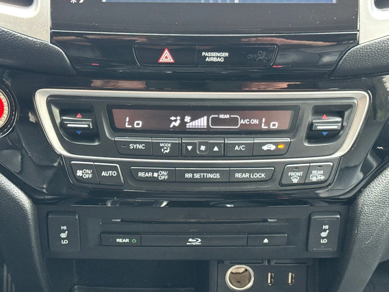 Used 2017 White Diamond Pearl Honda Touring image 23