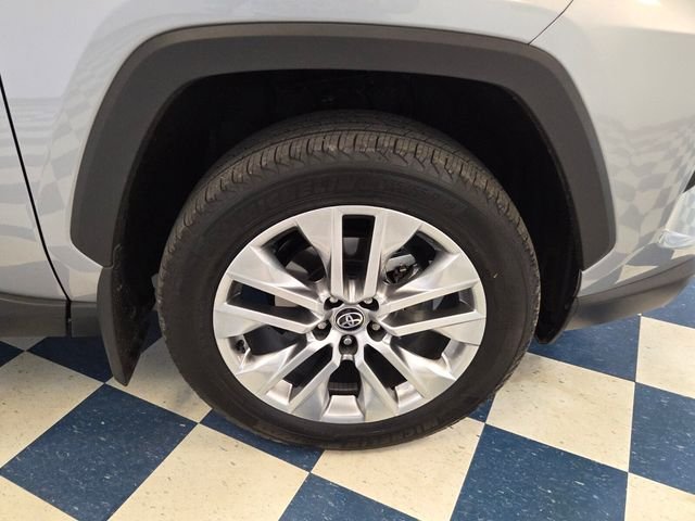 Used 2025 Silver Toyota XLE Premium image 10