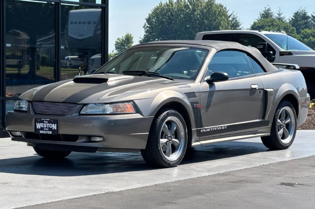 2002 Ford Mustang GT Deluxe - Photo 8