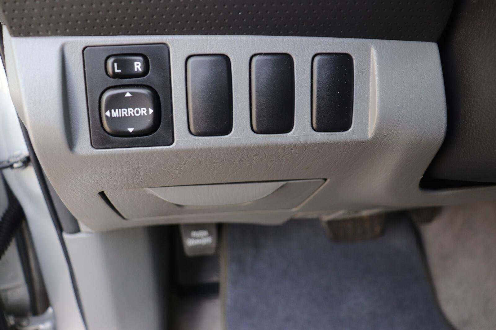 Used 2008 Silver Streak Mica Toyota Base image 19