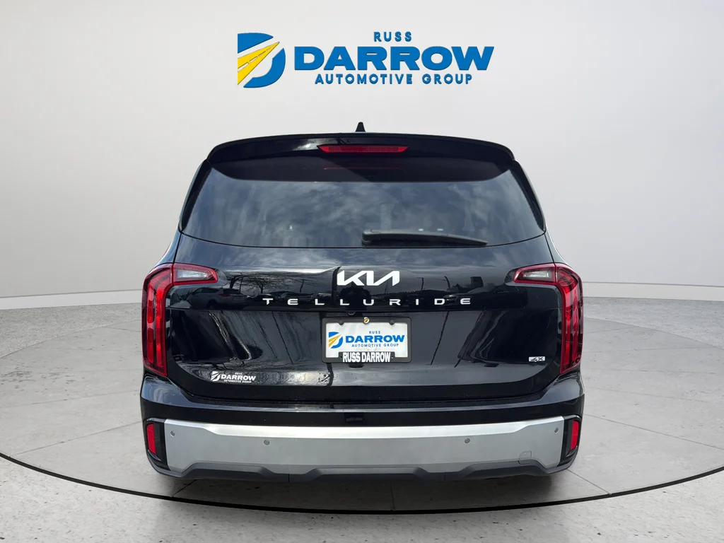 Used 2024 Black Kia LX image 4