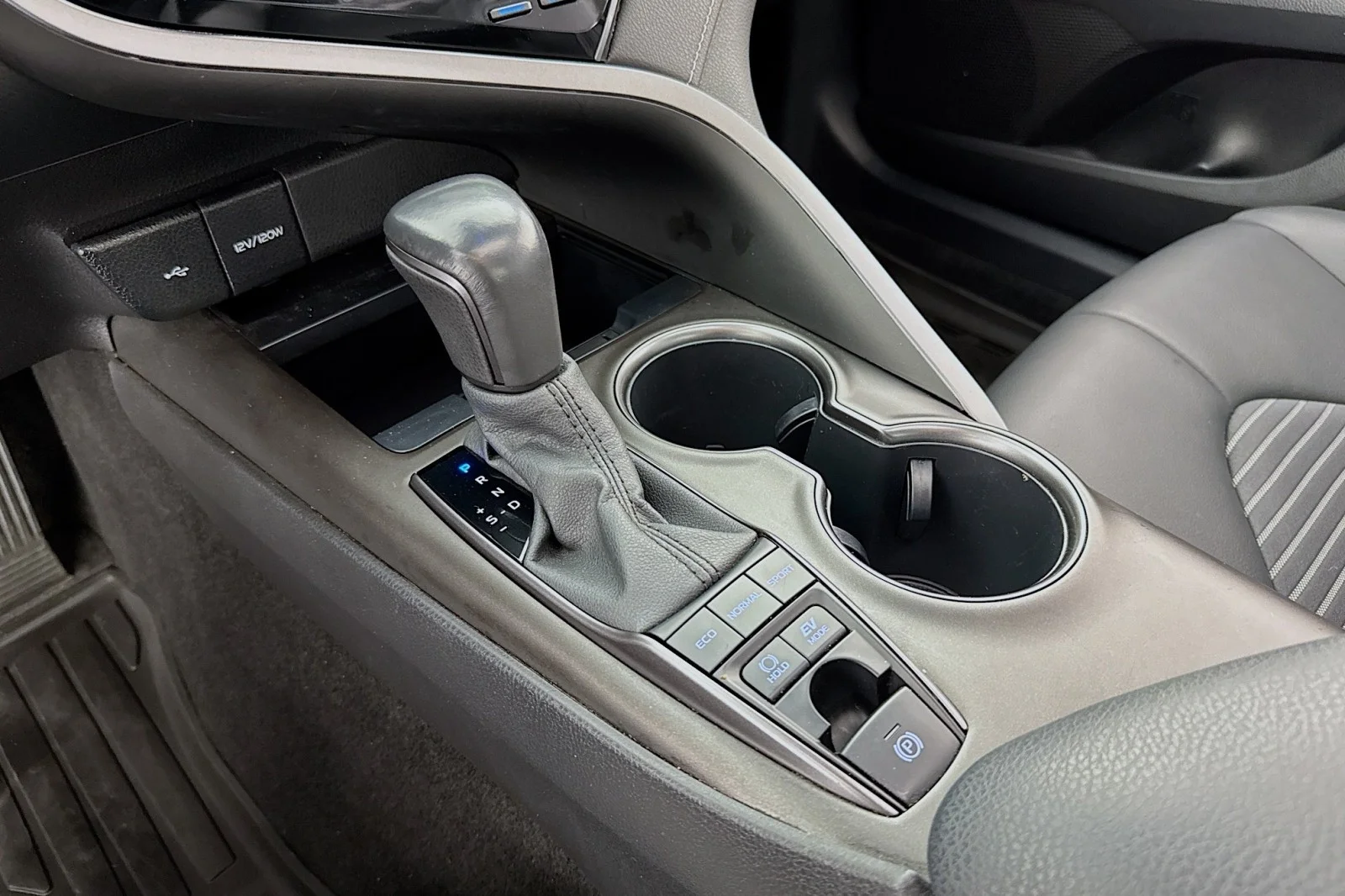 Used 2022 ASH GRAY Toyota Hybrid SE image 5