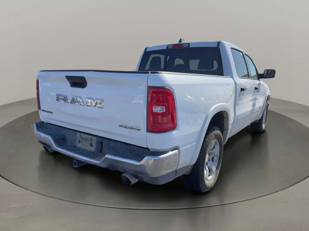 Used 2025 White Ram Big Horn/Lone Star image 5