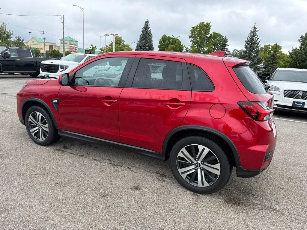 Used 2021  Mitsubishi 2.0 ES image 5