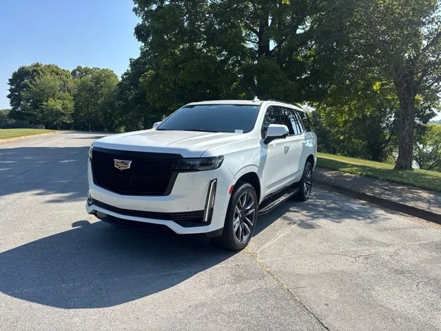 Used 2022 White Cadillac Sport image 3