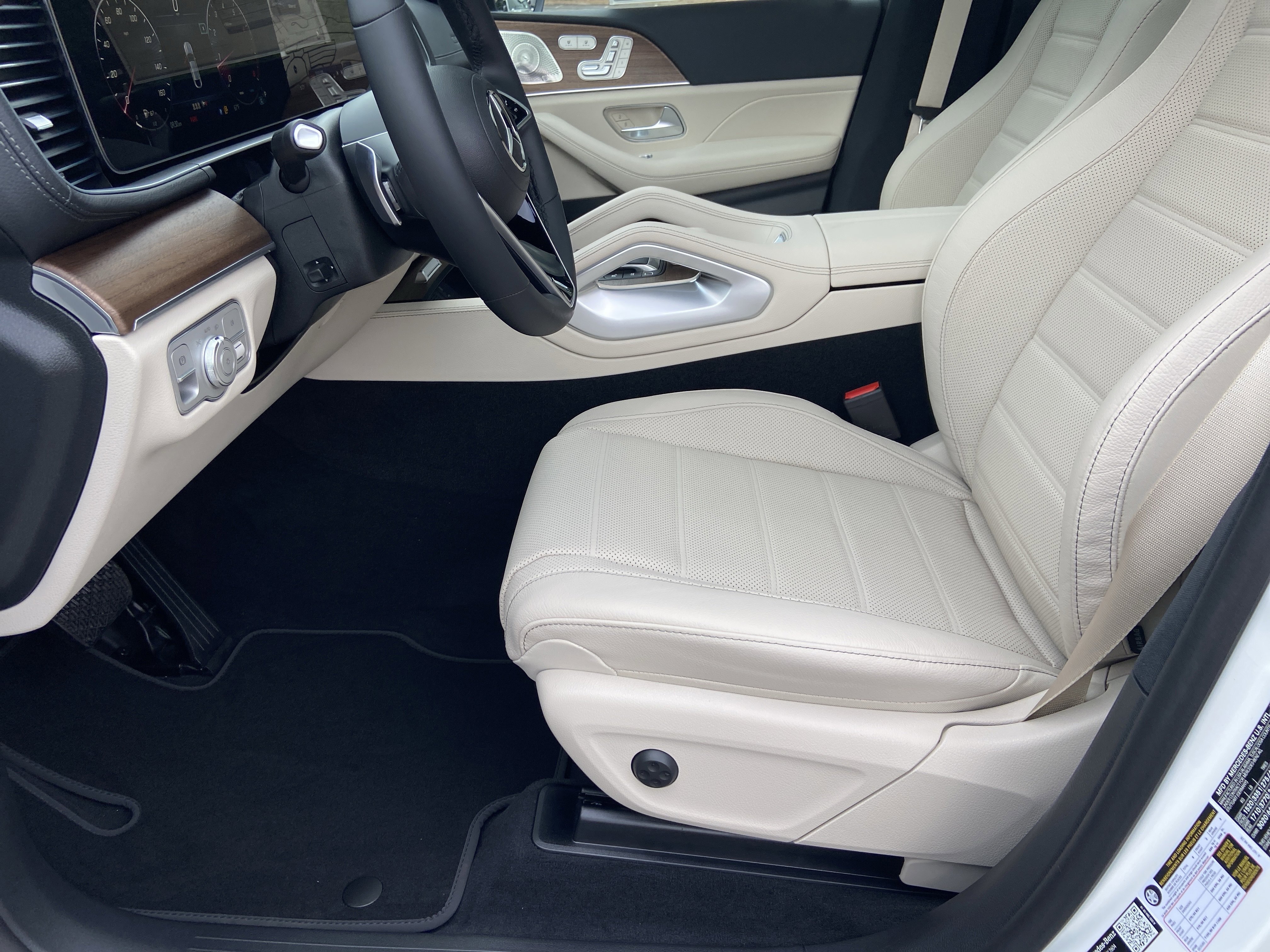 New 2026 Polar White Mercedes-Benz GLE 450 4MATIC® Coupe image 17