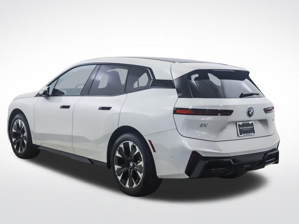 Used 2026 White Metallic BMW xDrive45 image 3