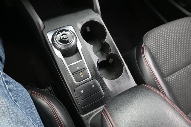 Used 2025 Silver Metallic Ford ST-Line image 27