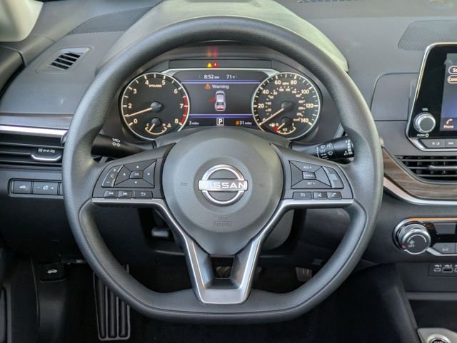 2025 Nissan Altima SV - Photo 8