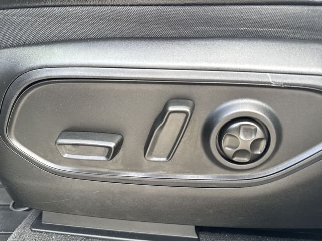 Used 2023 Silver Jeep Altitude image 12
