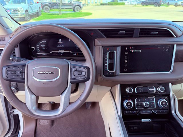 Used 2024 White GMC Denali image 17