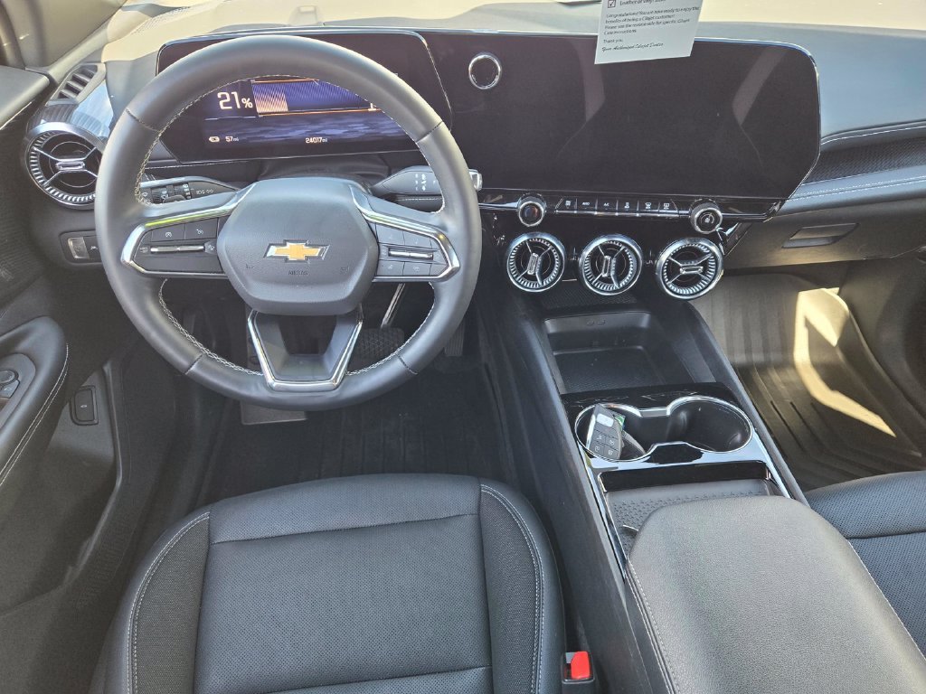 Used 2024 White Chevrolet LT image 13