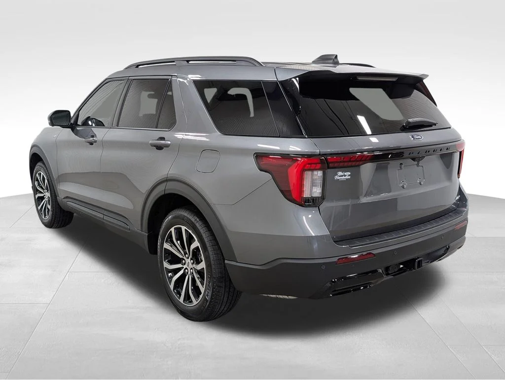New 2026 Carbonized Gray Metallic Ford ST-Line image 22